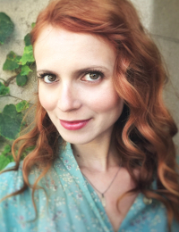 MediaKit_AuthorPhoto_TheRavenRoom